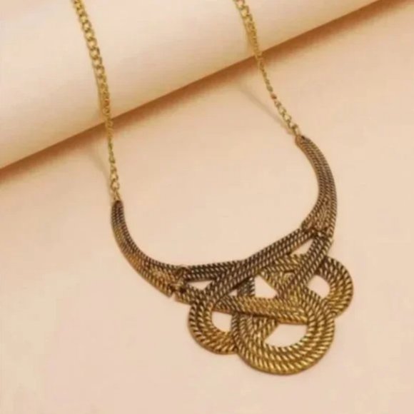 🛍️ 2 For $15 🛍️ Textured Knot Metal Necklace - Picture 2 of 9